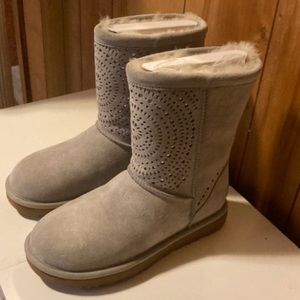 Grey uggs